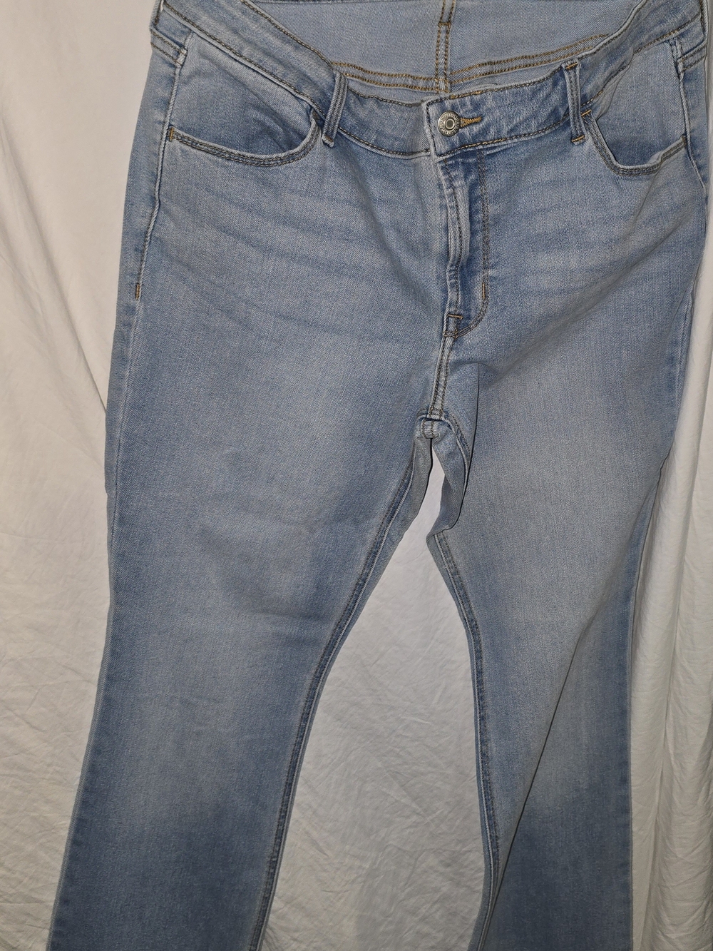 Old Navy Kicker Boot-Cut Jeans Size 14 Tall Light Wash Mid-Rise Stretch Denim